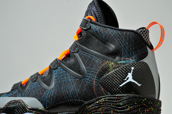 air-jordan-xx8-se-christmas-8-570x378